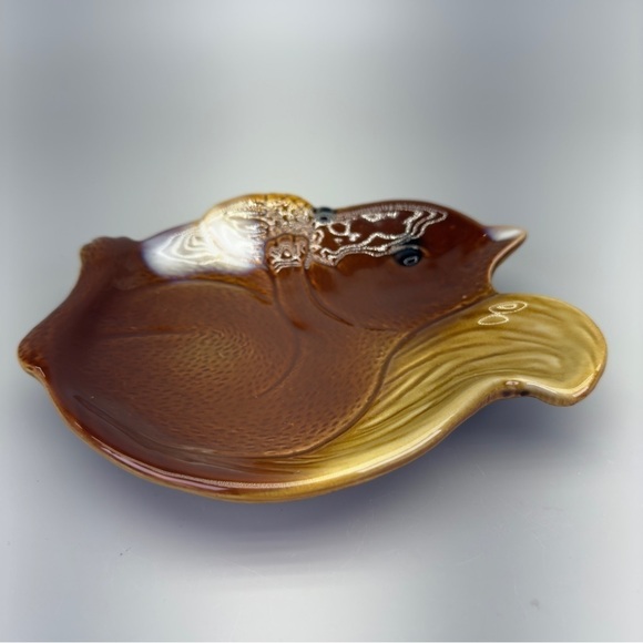 Vintage Ceramic Squirrel Acorn Dish - Picture 4 of 7